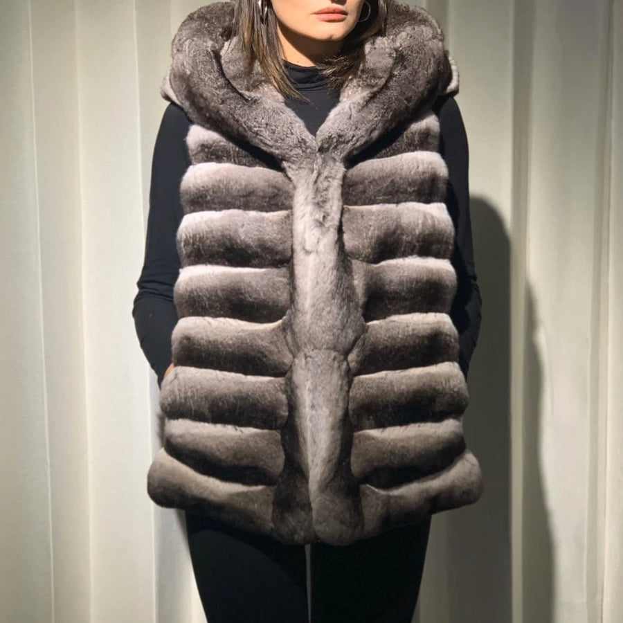 LOTS OF POWDER_Superbe_Chinchilla Vest with Cap in Grey